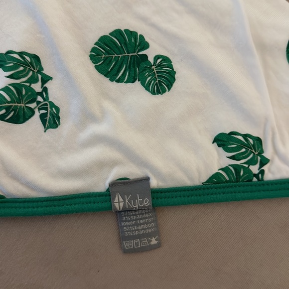 Kyte baby bib
Bundle! - Picture 2 of 2